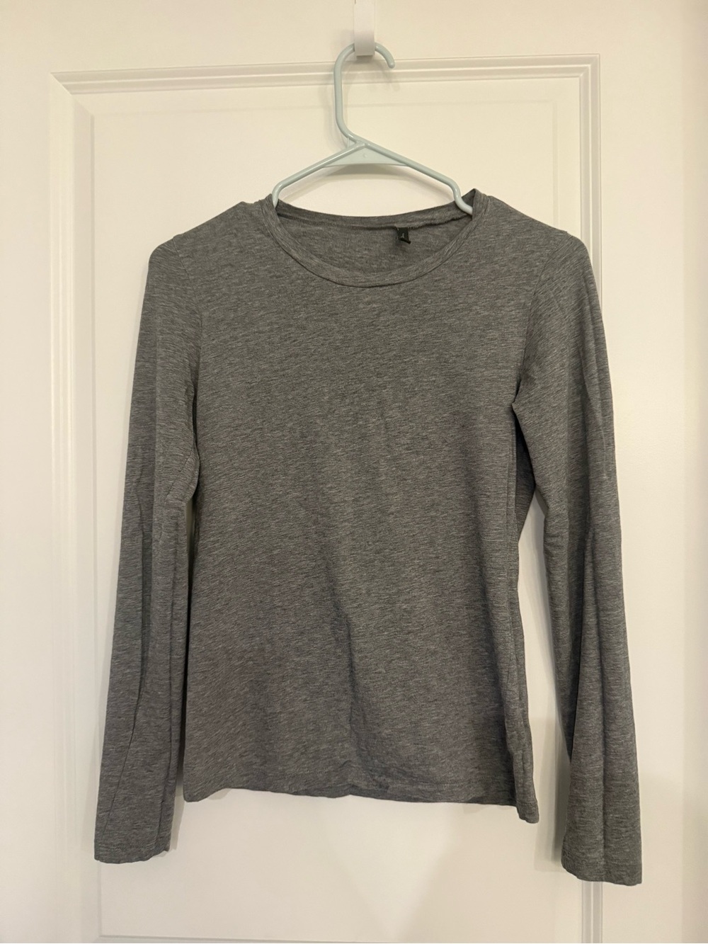 Classic Long-Sleeve Crewneck Top - Gray (Tag removed)